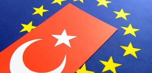 Vlajka Turecka a Evropské unie.