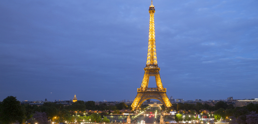 Eiffelovu věž ročně navštíví šest milionů lidí.