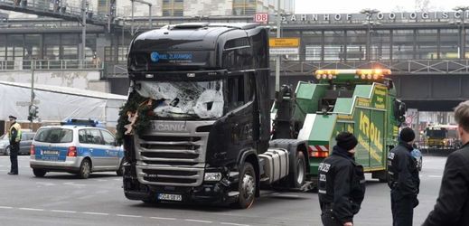 Kamion, který na berlínských vánočních trzích najel do davu.