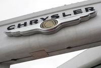 Logo značky Chrysler.