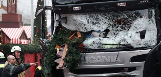 Kamion, který najel do davu na vánočních trzích.