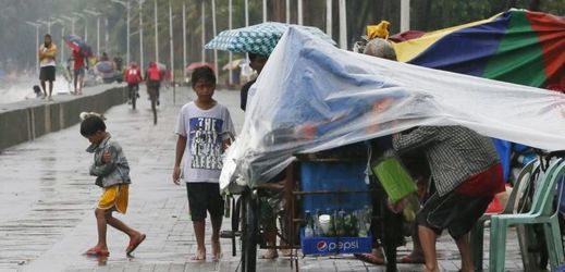 Filipíny ohrožuje tajfun.