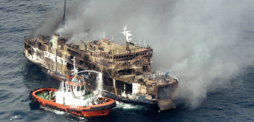 Požár trajektu u Jakarty v Indonésii z roku 2007.