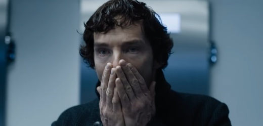 Benedict Cumberbatch v roli geniálního a nesnesitelného Sherlocka Holmese.