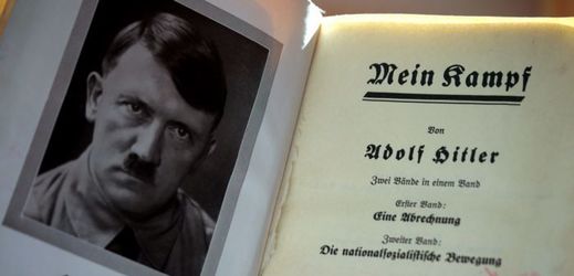 Mein Kampf dnes čtou učitelé a zájemci o historii.