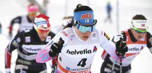 Ženský peleton na 3 etapě Tour de Ski.