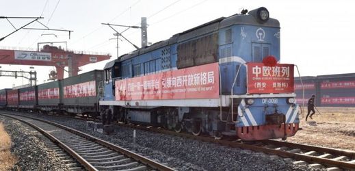 Čína zavedla první přímé železniční nákladní spojení do Londýna (ilustrační foto).