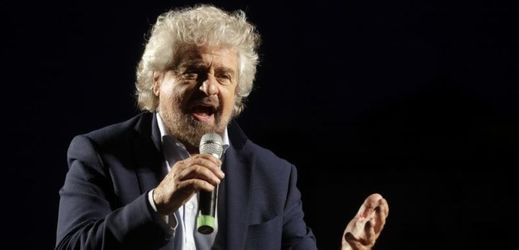 Předseda italského populistického Hnutí pěti hvězd (M5S), bývalý komik Beppe Grillo.