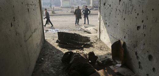 Při několika útocích v Bagdádu a jeho okolí zahynulo 27 lidí.