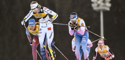 Ženskému pořadí závodu po šesti etapách vládne Švédka Stina Nilssonová