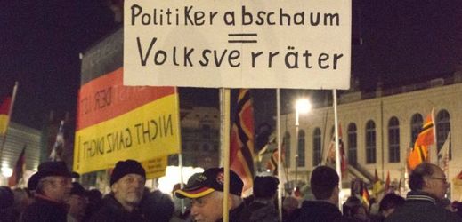 Demonstrace krajně pravicového uskupení Pegida v Německu. 