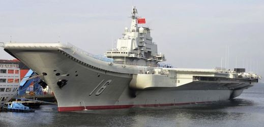 Čínská letadlová loď Liaoning.