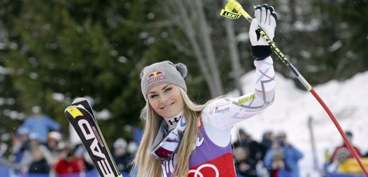 Americká lyžarská hvězda Lindsey Vonnová se o víkendu znovu objeví na sjezdovce.