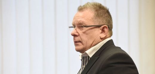 Ivo Dlouhý před soudem v Olomouci.