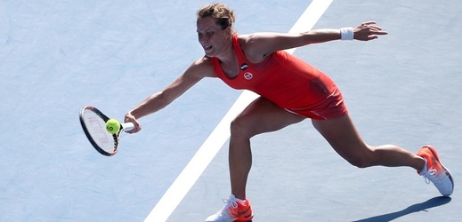 Barbora Strýcová ani na sedmý pokus neporazila polskou tenistku Agnieszku Radwaňskou. 
