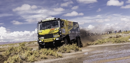 Martin Macík dokončil se svým kamionem Dakar na desátém místě.