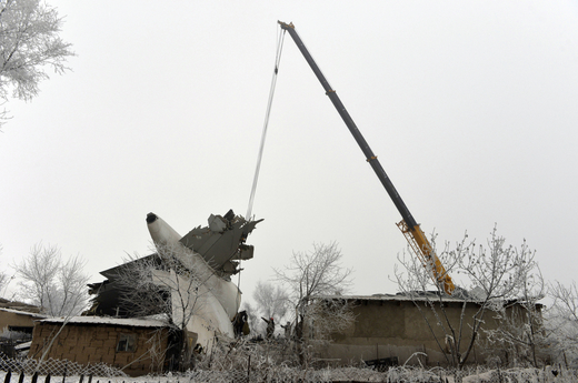 Letoun zcela zničil 23 obytných domů.