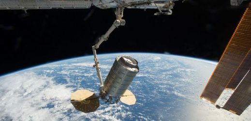 Pohled z Mezinárodní vesmírné stanice (ISS).