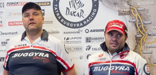 Piloti týmu Buggyra Martin Kolomý (vlevo) a Aleš Loprais.