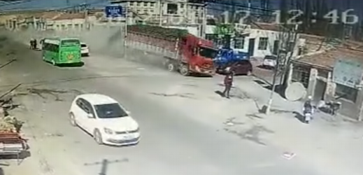 Nehoda nákladního vozu v Číně.