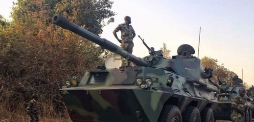 Senegalská armáda vstoupila do Gambie.