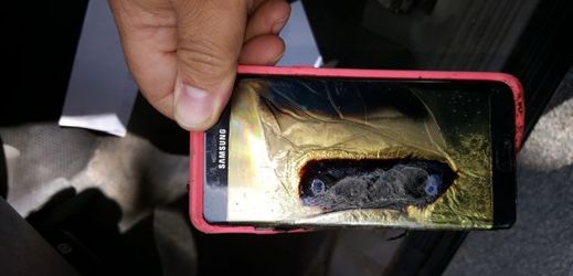 Telefonu Samsung explodovala baterie.
