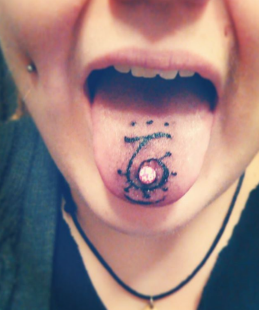 Novým hitem se stalo tetování do jazyka.