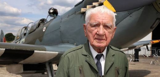 Veterán RAF Emil Boček.