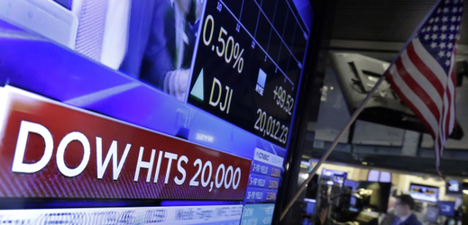 Dow Jonesův index překonal 20 tisíc bodů, hládí televize na newyorské burze.