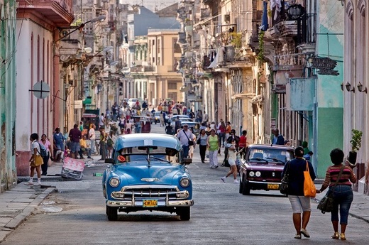 Turistů na Kubě přibývá.
