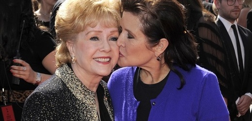 Zleva Debbie Reynoldsová a Carrie Fisherová. 