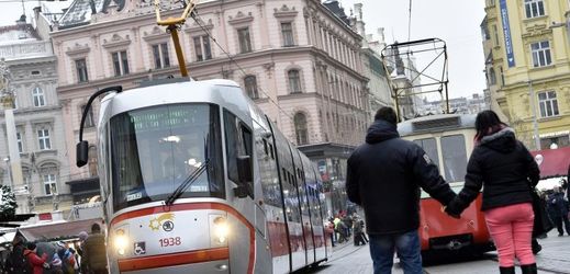 Tramvaj na brněnském náměstí (ilustrační foto).
