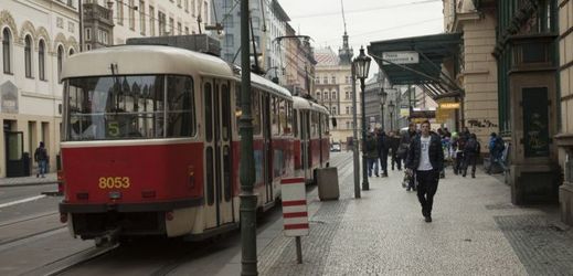 Havlíčkova ulice v Praze je uzavřena kvůli nálezu opuštěného zavazadla.