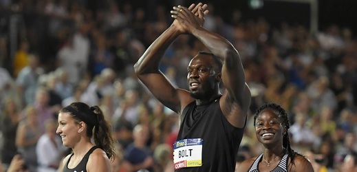 Jamajský sprinter Usain Bolt během exhibičního závodu.