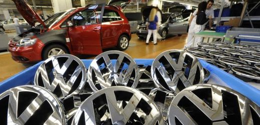 Volkswagen čelí v Německu první žalobě od velkého zákazníka.