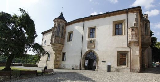 České muzeum stříbra bylo v Hrádku otevřeno v roce 1996.