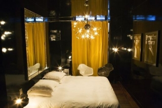 Tématem pařížského hotelu Amour je láska a erotika.