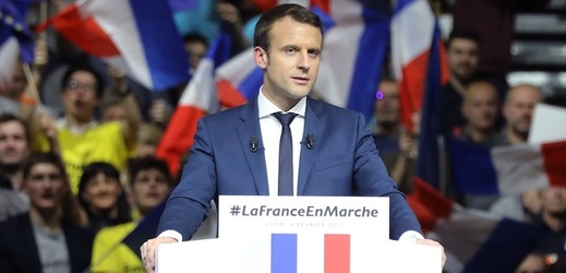 Nezávislý kandidát Emmanuel Macron.