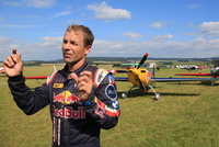 Akrobatický pilot Martin Šonka.