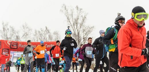 Na zamrzlém Lipnu závodili maratonci.
