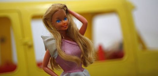 Může panenka Barbie vyvolat u dětí komplexy?