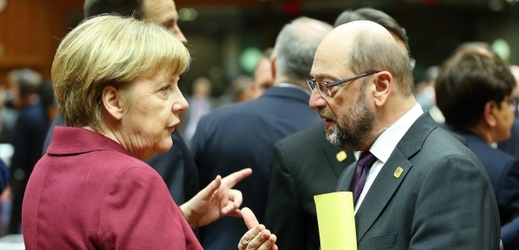 Martin Schulz by Angelu Merkelovou výrazně porazil, tvrdí průzkum.