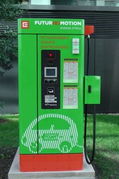 Dobíjecích stanic pro elektromobily je v Česku zatím pomálu (ilustrační foto).