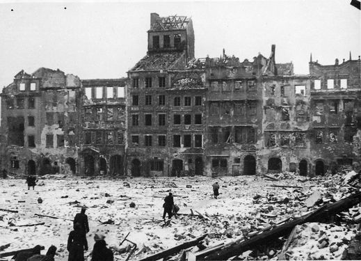 Rynek Starého Města, Varšava, únor 1945.