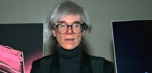Umělec Andy Warhol roku 1987.