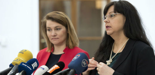 Michaela Marksová a Zuzana Jentschke Stöcklová na tiskové konferenci. 