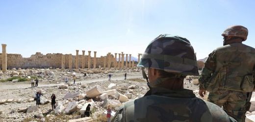 Snímky osvobozené a zničené Palmýry z dubna roku 2016.