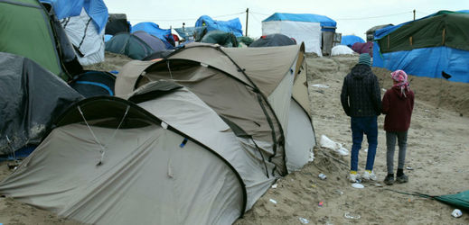 Uprchlíci v Calais se bojí o svou budoucnost.