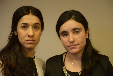 Dvě jezídské ženy, kterým se také povedlo utéct z otroctví IS.