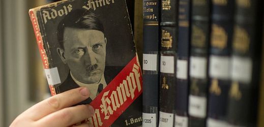 Obálka Hitlerovy knihy Mein Kampf (ilustrační foto).